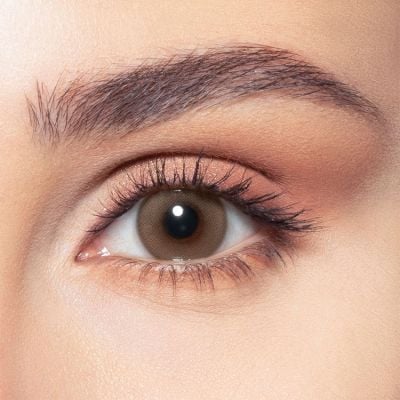 عدسات لاصقة يومية
